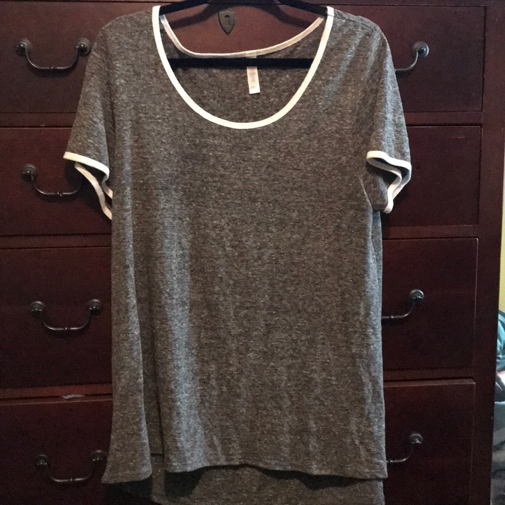 Grey Lularoe classic tee